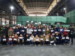 Thưởng Tết và những chuyến xe chở CBCNV về quê ăn Tết 2024
