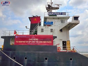 Tàu Nam Phát 08 trọng tải lớn cập cảng Tân Cảng Hiệp Phước - Nhà Bè